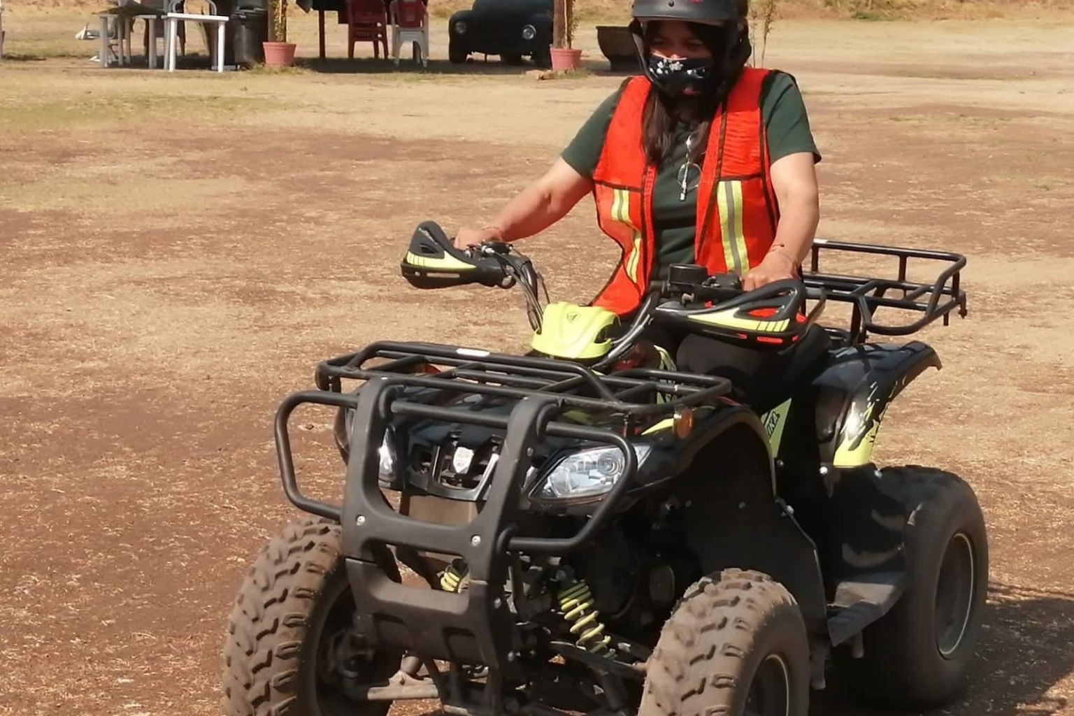 Mirador con vista a las pirámides de Teotihuacán durante tour en cuatrimoto